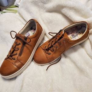 Born leather sneakers